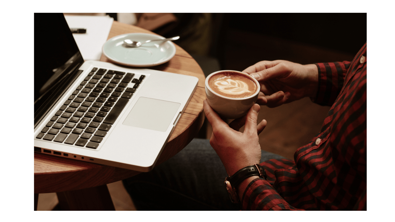 Coffee-shop-laptop-min